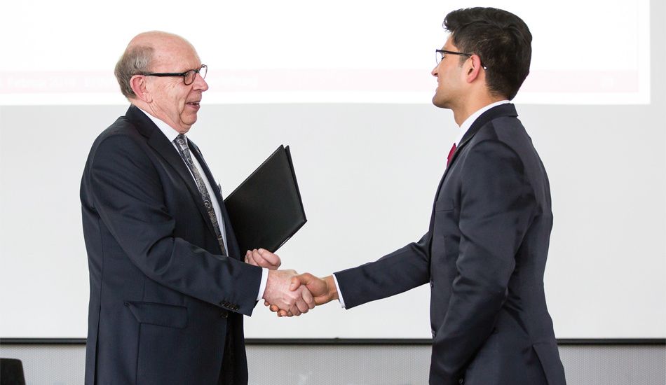 Dr. Sanil Bhatia ist an der Universitäts-Kinderklinik Düsseldorf tätig, wo er die Rolle des HSP90-Proteins untersucht, das bei Häufung im Blut die Bildung von Krebszellen begünstigt.