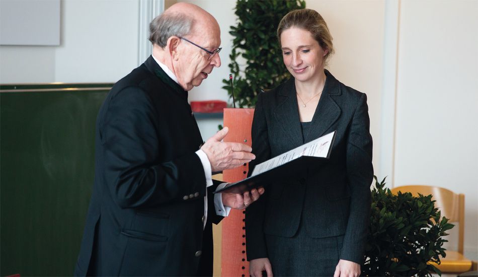 PD Dr. Verena Wiegering arbeitet an der Kinderklinik des Universitätsklinikums Würzburg und gewann mit ihrem Thema „Role of B cells in chronic graft-versus-host disease after allogeneic stem cell transplantation in children and adolescents“ den Erna-Brunner-Preis 2019.