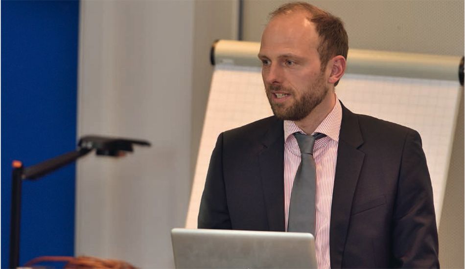 Dr. Hendrik Witt von der Universitäts-Kinderklinik Heidelberg ist mit seiner Arbeit „Epigenomic alterations define lethal CIMP-positive ependymomas of infancy“ der erste Erna-Brunner-Preisträger.